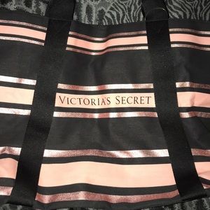 Victoria’s Secret bag . Never used .
